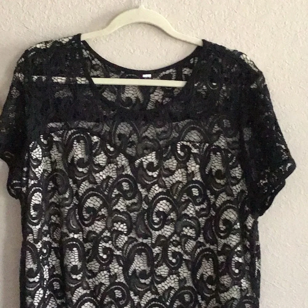 SWEET BLK/WHITE lined lace overlay detail stretch top XL, worn once - Picture 2 of 4